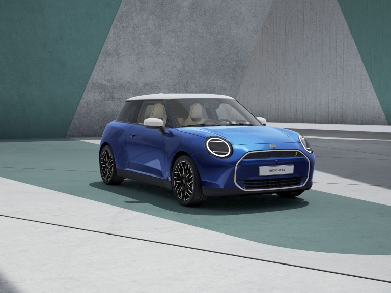 MINI all-electric - mosaic - customisation